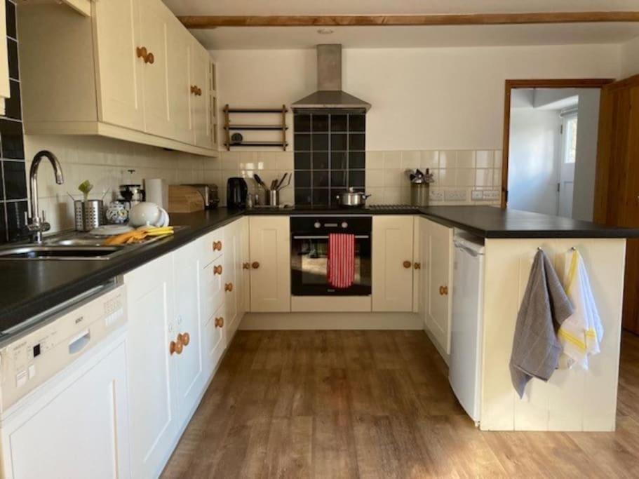 Spacious two bedroom barn conversion St Ives Exterior foto